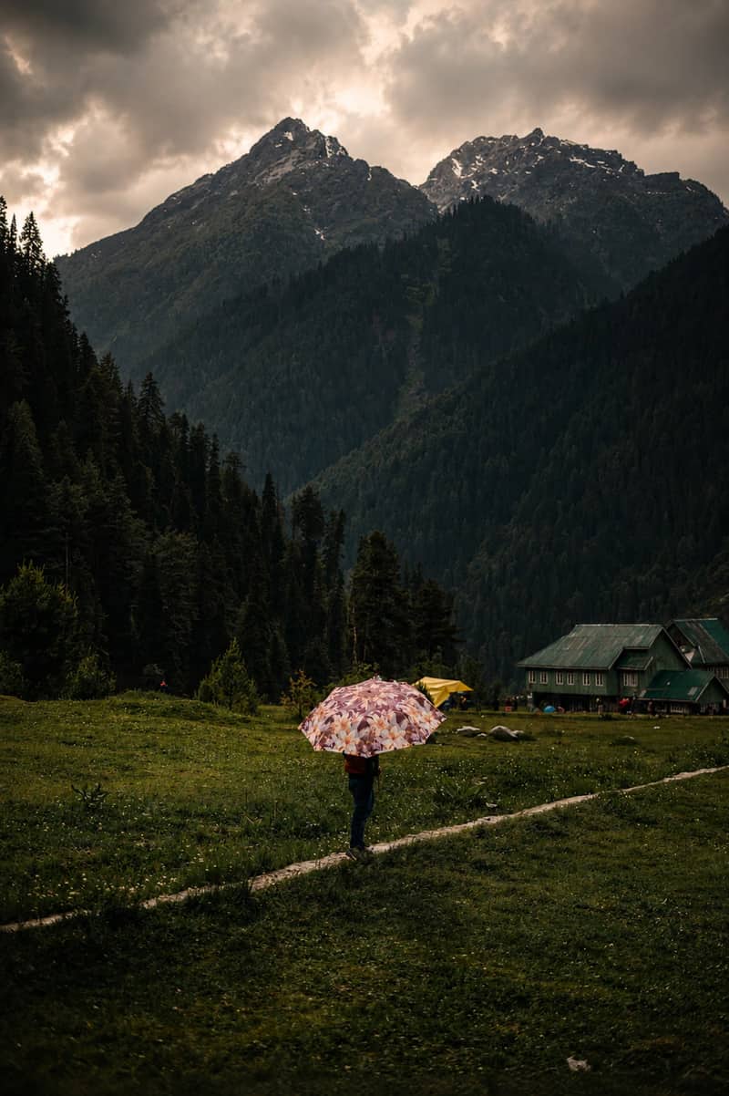 Aru Valley hiking trail